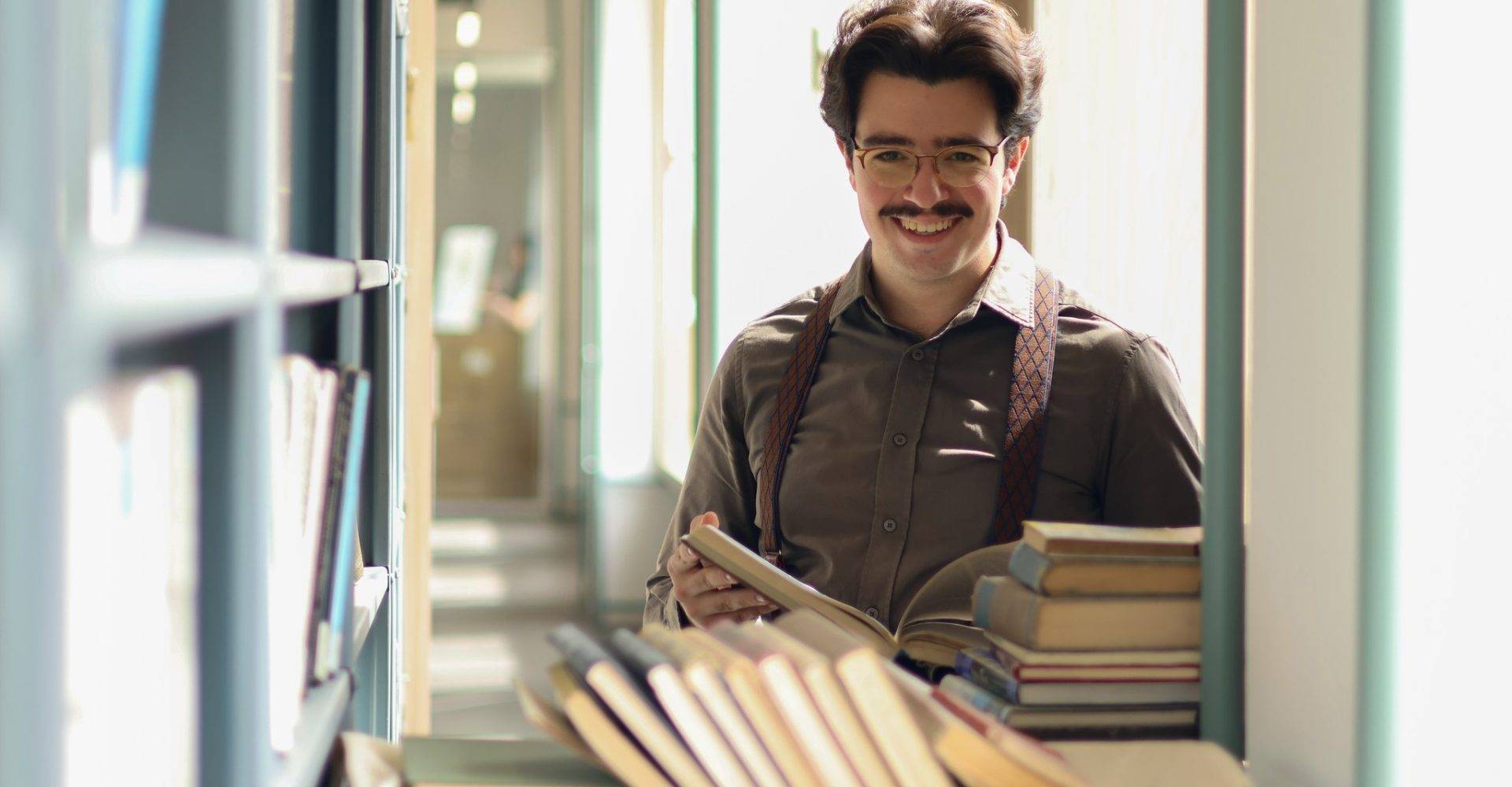 ԵՊՀ պատմության ֆակուլտետի «Հնագիտություն» բակալավրի կրթական ծրագրի 4-րդ կուրսի ուսանող Վարուժան Տանիելյանը