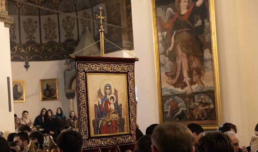 Մարիամ Աստվածածին, Հիսուս Քրիստոս, եկեղեցի