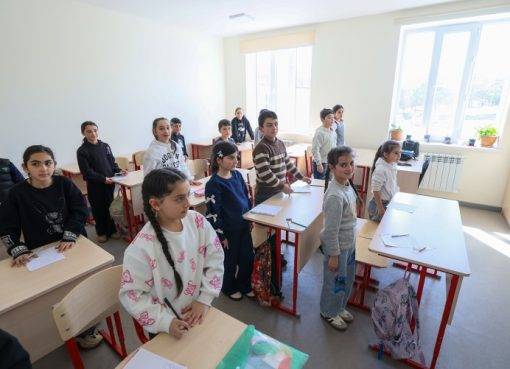 Աշակերտները դասասենյակում (Լոռու մարզ)