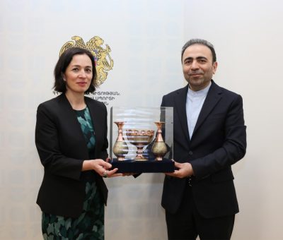 Ժաննա Անդրեասյանն ընդունել է Հայաստանում Իրանի նորանշանակ դեսպան Խալիլ Շիրղոլամիին