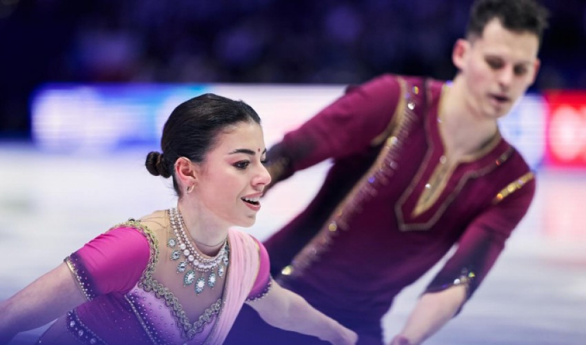 Գեղասահորդներ Կարինա Ակոպովան ու Նիկիտա Ռախմանինը