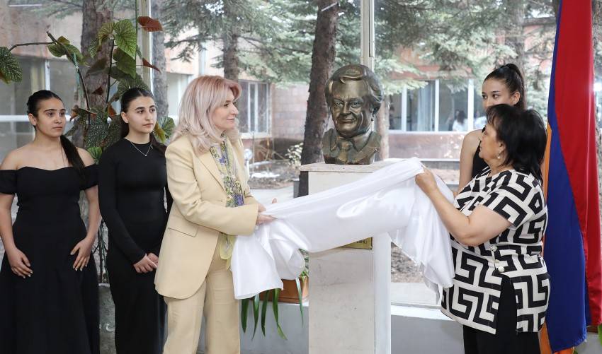Երևանի տարածաշրջանային թիվ 2 պետական քոլեջում տեղադրվել է Նորայր Աճեմյանի կիսանդրին