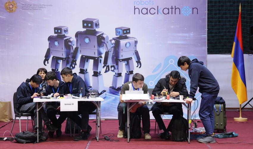 Երևանում մեկնարկել է «Ռոբոտների հաքաթոն»-ը