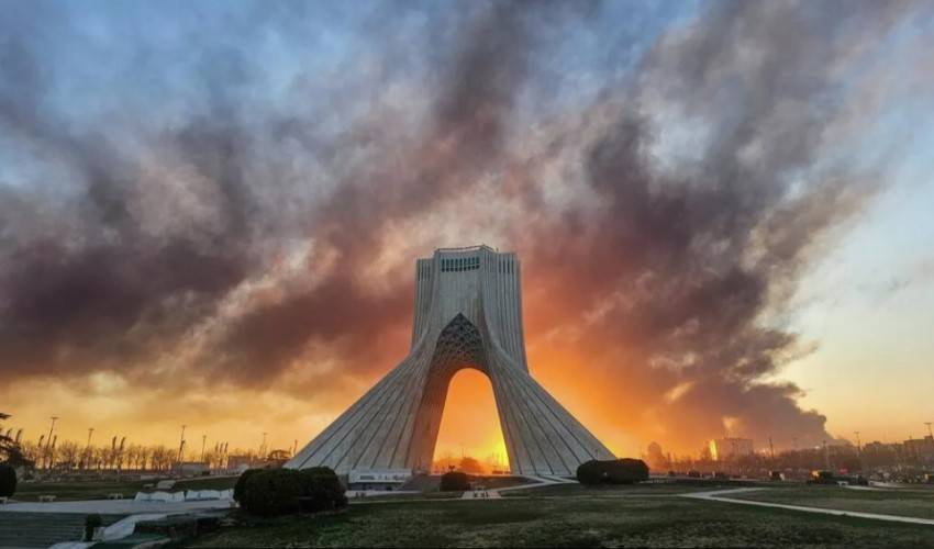 Իրանի մայրաքաղաք Թեհրանը հրթիռակոծության ժամանակ