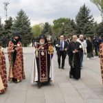 Ամենայն հայոց կաթողիկոսն այցելել է Ծիծեռնակաբերդի հուշահամալիր