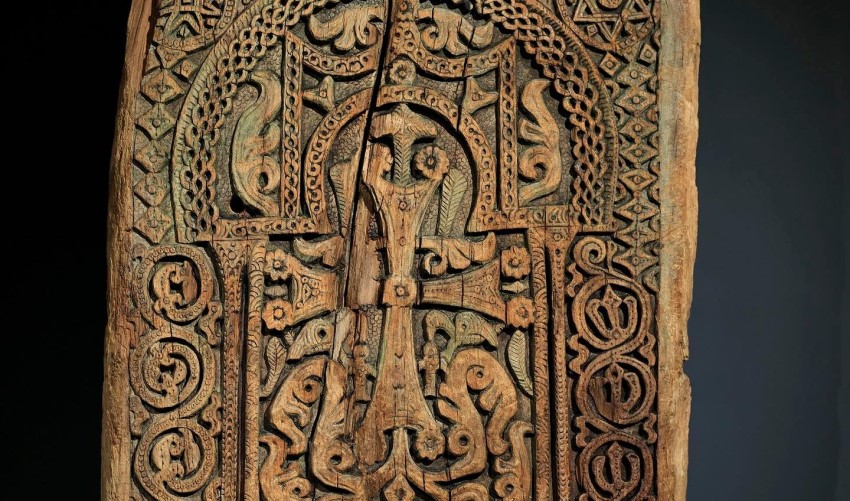 1188 թվականին թվագրվող հայկական եկեղեցու փայտյա դռան փեղկը Հայաստանի պատմության թանգարանում