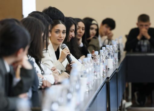 Ժաննա Անդրեասյանը հանդիպել է բուհերի ուսանողների հետ