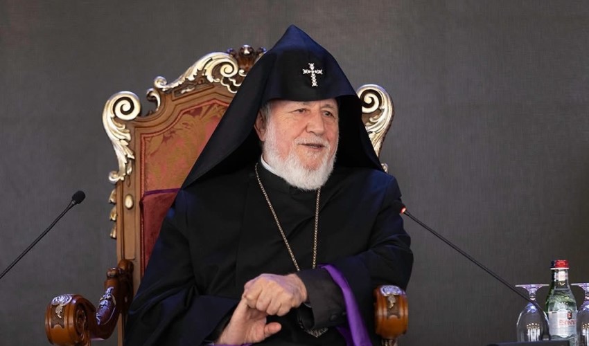 Ամենայն հայոց կաթողիկոսը հանդիպել է երիտասարդների հետ