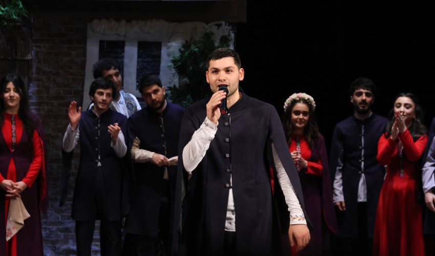 Ուսանողական խորհրդի անդամների մասնակցությամբ բեմադրված «Հայը» ներկայացումը