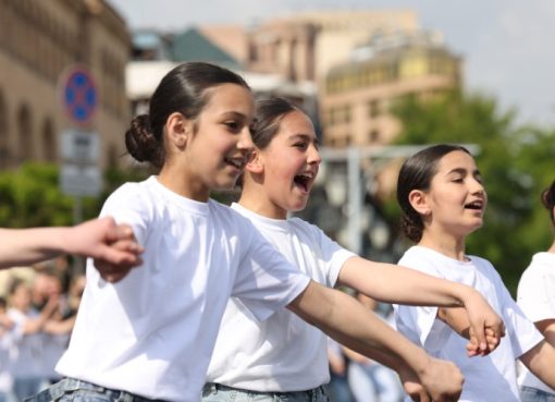 «Տոնական շուրջպար 7 շրջանով». Պարի միջազգային օրը Հանրապետության հրապարակում