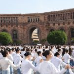 «Տոնական շուրջպար 7 շրջանով». Պարի միջազգային օրը Հանրապետության հրապարակում