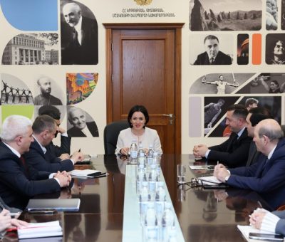 Նախարարը հանդիպել է բուհերի ռեկտորների հետ