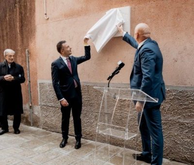 Վենետիկի Դորսոդուրո N2266 հասցեում բացվել է Ավետիք Իսահակյանի հուշատախտակը