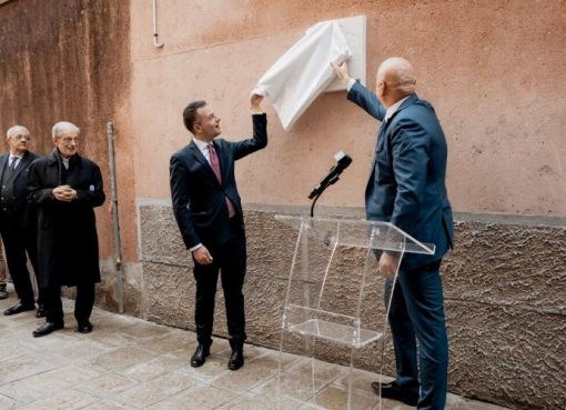 Վենետիկի Դորսոդուրո N2266 հասցեում բացվել է Ավետիք Իսահակյանի հուշատախտակը