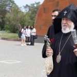 Ամենայն հայոց կաթողիկոսն այցել է Սարդարապատի հուշահամալիր