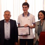 ԳԱԱ նախագահ Աշոտ Սաղյանը, 12-րդ դասարանի աշակերտ Ալբերտ Շահինյանը, Ժաննա Անդրեասյանը