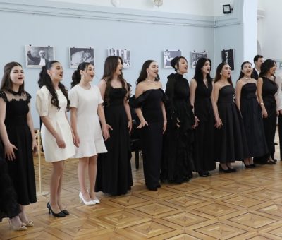 «Սերունդների խաչմերուկ». հաշվետու համերգ են տվել Ռոմանոս Մելիքյանի անվան երաժշտական քոլեջի էստրադային երգեցողության բաժնի ուսանողները