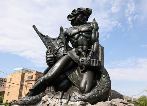 «Վահագն Վիշապաքաղ» հուշարձանը Երևանում