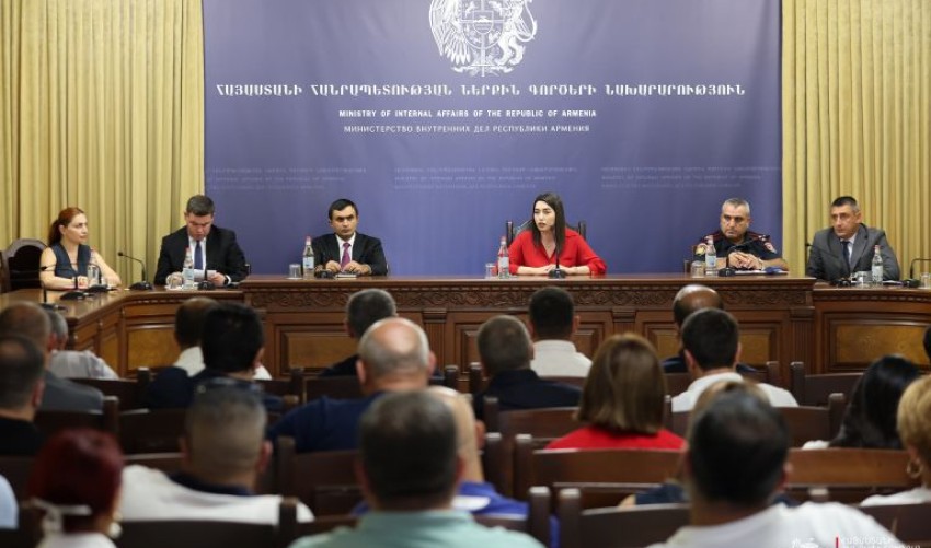 Արփինե Սարգսյանն օգոստոսի 18-ին հանդիպել է ավտոդպրոցների և հաշվառման-քննական ծառայությունների ոլորտի շահագրգիռ կազմակերպությունների ներկայացուցիչների հետ։