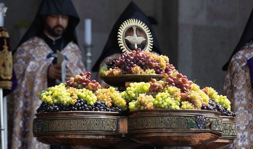 Խաղողօրհնեք Մայր Աթոռում