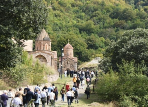 Դիվանագիտական կորպուսի՝ 58 երկրների և 9 միջազգային կազմակերպությունների 150 ներկայացուցիչների մասնակցությամբ կազմակերպված շոու-այցը դեպի բռնազավթված Արցախ
