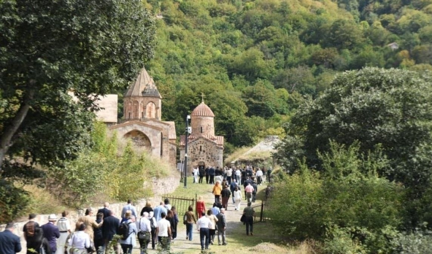 Դիվանագիտական կորպուսի՝ 58 երկրների և 9 միջազգային կազմակերպությունների 150 ներկայացուցիչների մասնակցությամբ կազմակերպված շոու-այցը դեպի բռնազավթված Արցախ