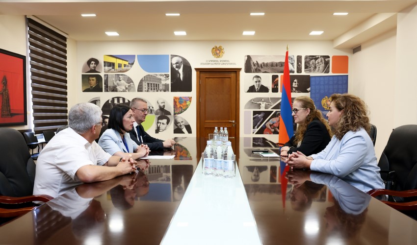 Ժաննա Անդրեասյանն ընդունել է Եվրոպական բարձրագույն կրթության որակի ապահովման ասոցիացիայի (ENQA) նախագահ Դանիելա Քրիստինա Գիցուլիկային
